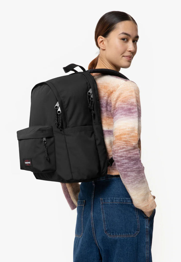 Eastpak Day Office EK0A5BIK 008 must seljakott