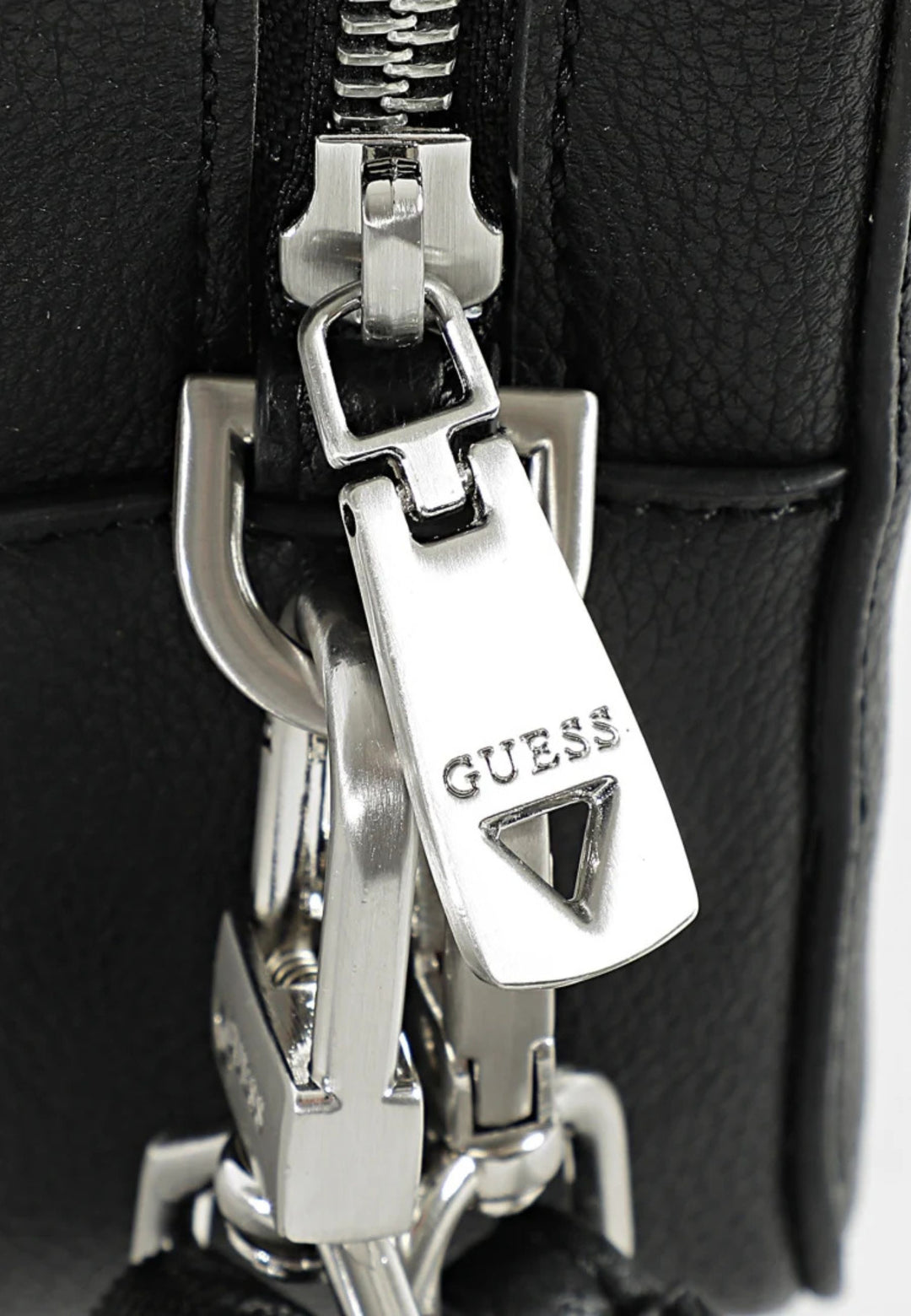 Guess Milano Small Necessa skuldertaske sort