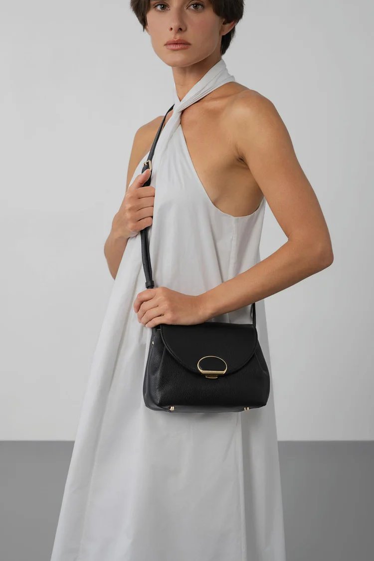 Lancaster Trotteur-Tasche mit Klappe und Metallverschluss S Milano Pia Schwarz