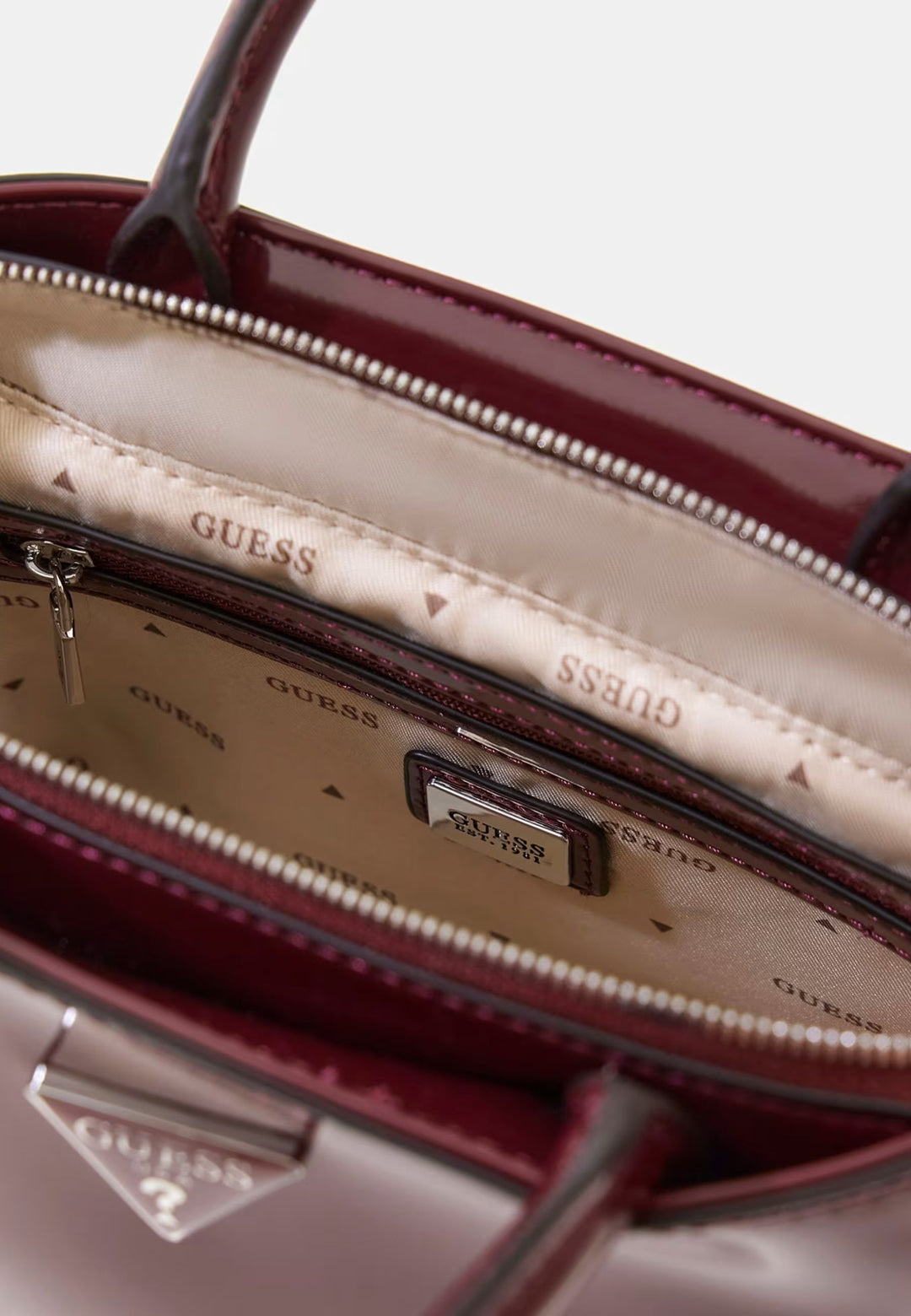 Guess Handtaschen Karnilla Logo Bucket Latte Logo/Braun