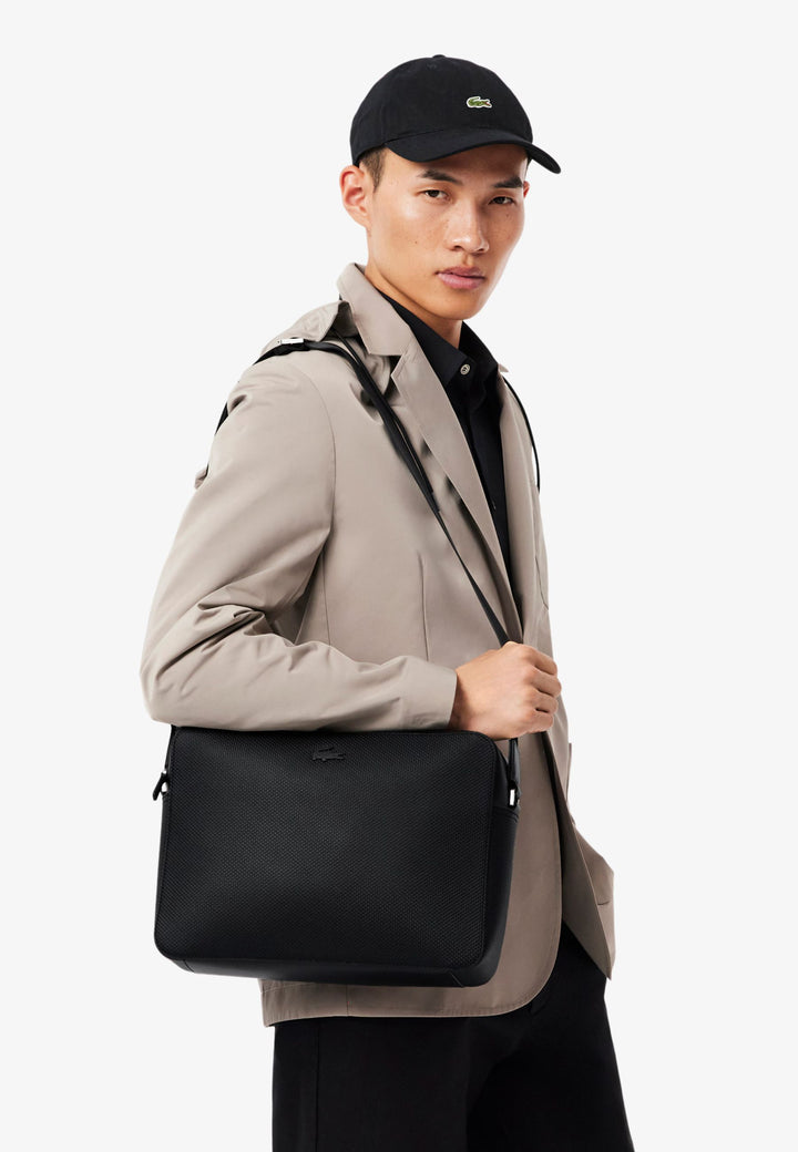 Mala de ombro Lacoste Chantaco em couro NH5060CE Preto