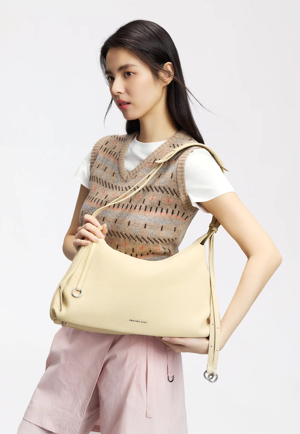 Amazing Song Sac Hobo Donut Large Cuir Fleur Jaune, vue portée