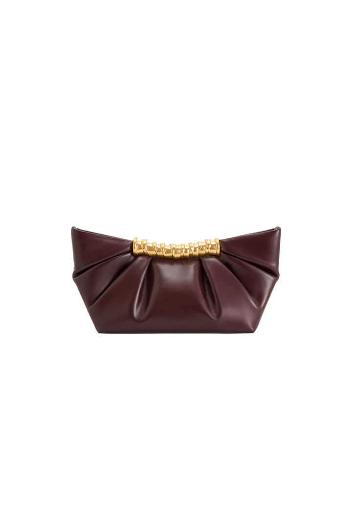 Pochette JW PEI Leia Deep Burgundy avec fermoir doré texturé, vue de face